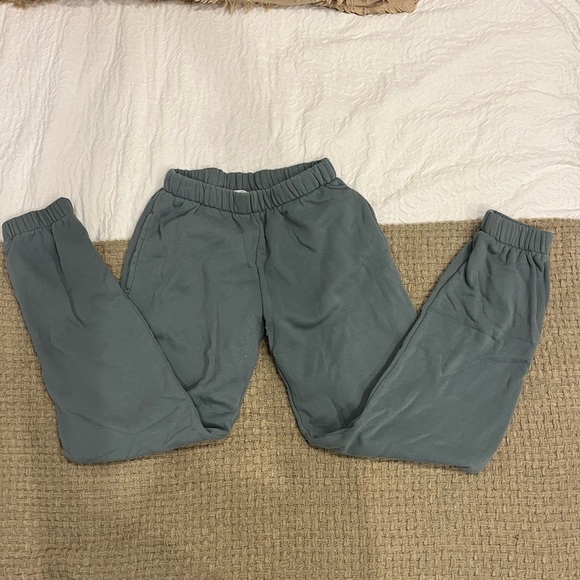 Brandy Melville joggers - Picture 1 of 4